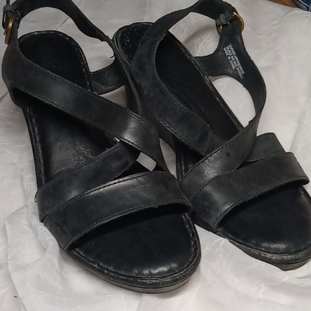 Born black women's sandals size 10